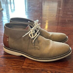 Men's Steve Madden Tan and Brown Chukka Boots size 10